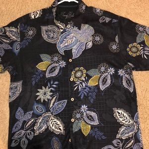 Men’s Tommy Bahama short sleeve shirt.